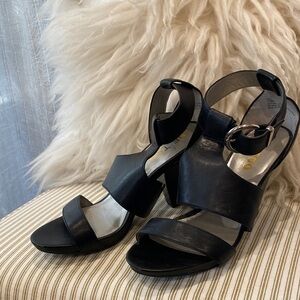 Me Too Elegant Leather Black Women's Sandals